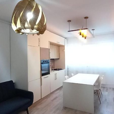 Modern 1Br Apartment With Wifi, Parking And Self Check In Bucarest Exterior foto