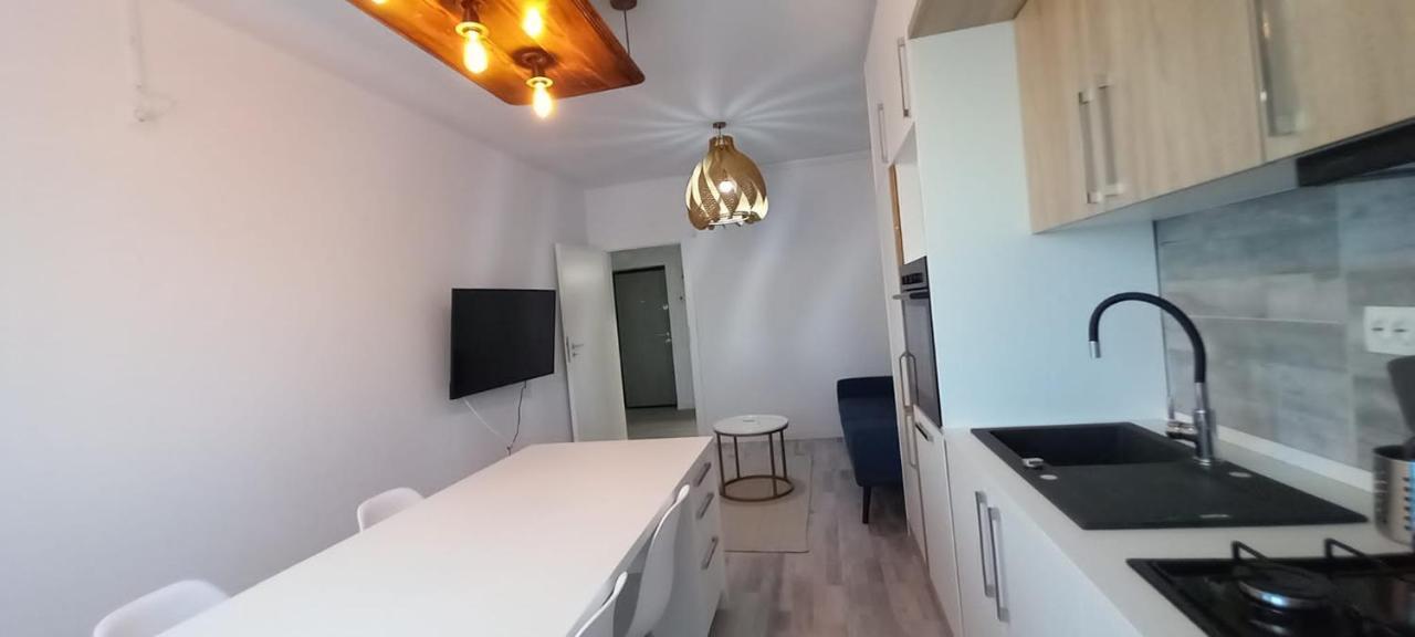 Modern 1Br Apartment With Wifi, Parking And Self Check In Bucarest Exterior foto