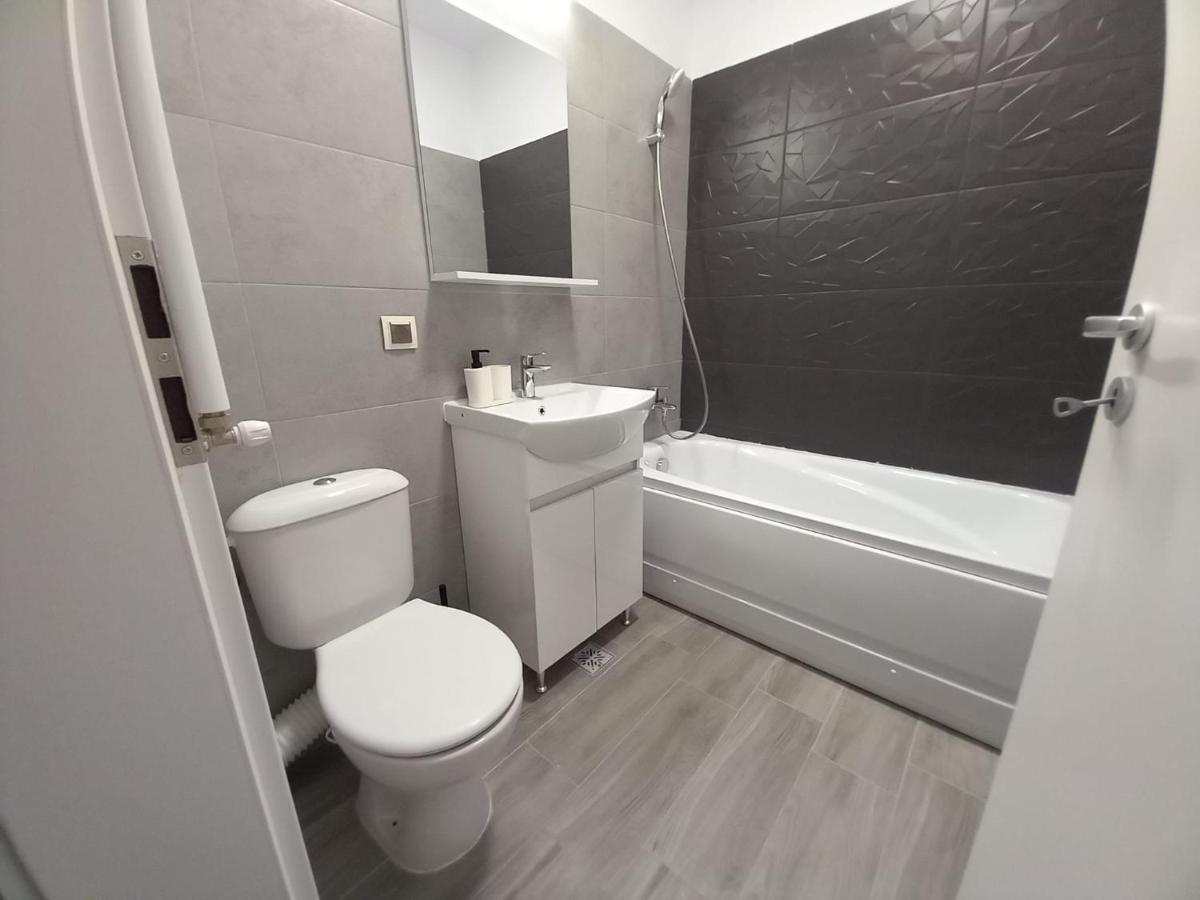 Modern 1Br Apartment With Wifi, Parking And Self Check In Bucarest Exterior foto